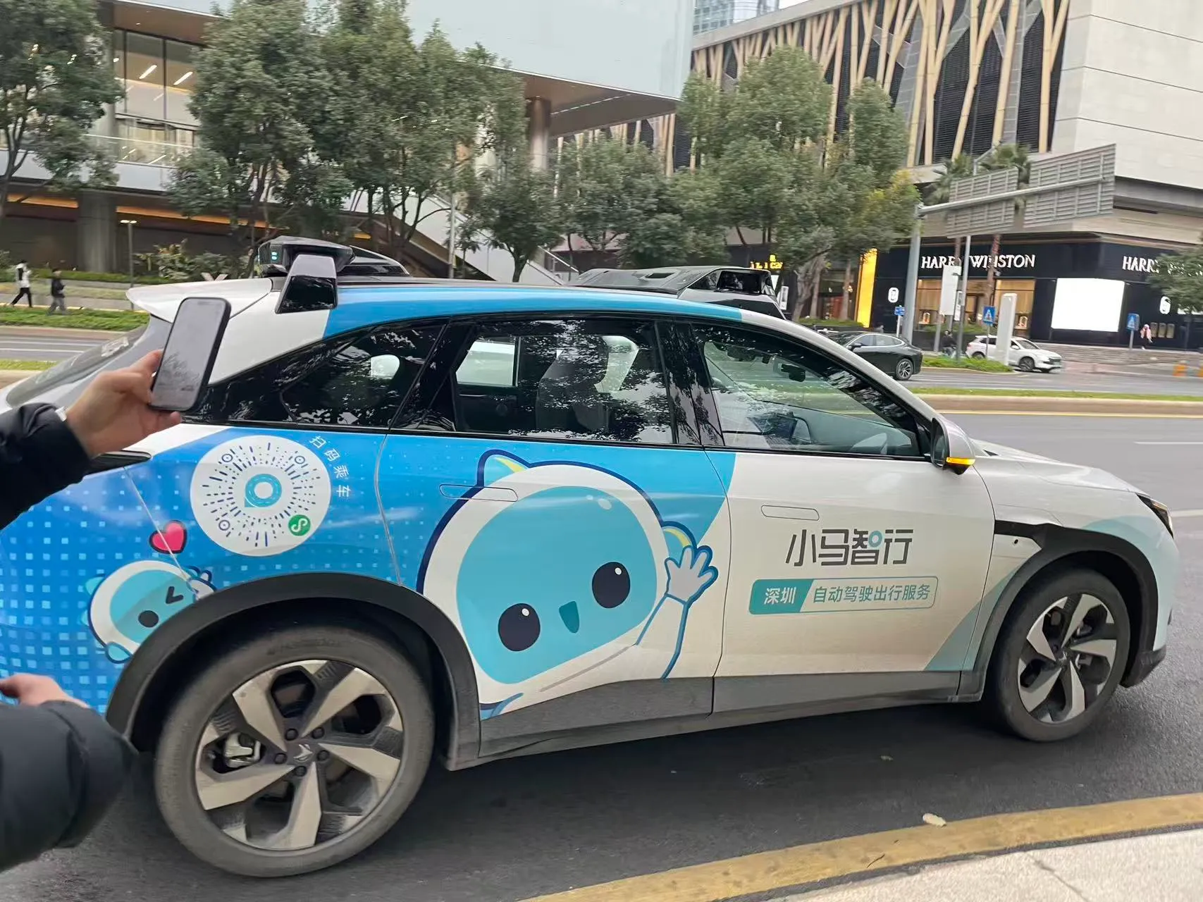 5Driverless Taxi 1